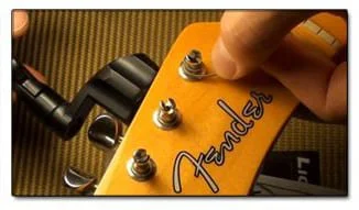 Colocar Cuerdas Clavijas Kluson