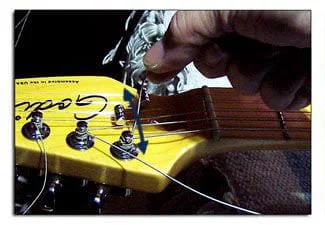 C&oacute;mo Cortar las Cuerdas de la Guitarra El&eacute;ctrica o Ac&uacute;stica